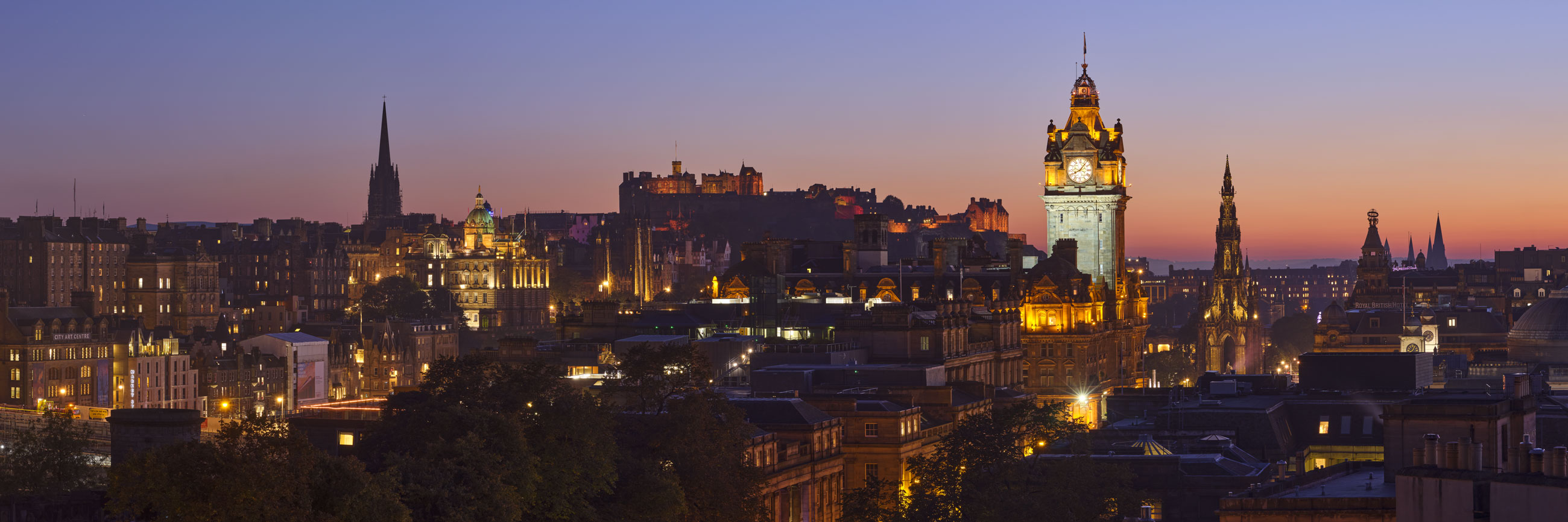 Edinburgh Sunset at Edinburgh, South East, Scotland — a photography location from The Photos book series