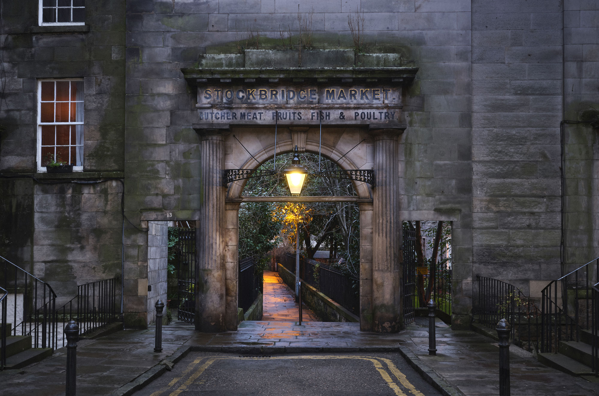 Stockbridge Market at Edinburgh, South East, Scotland — a photography location from The Photos book series