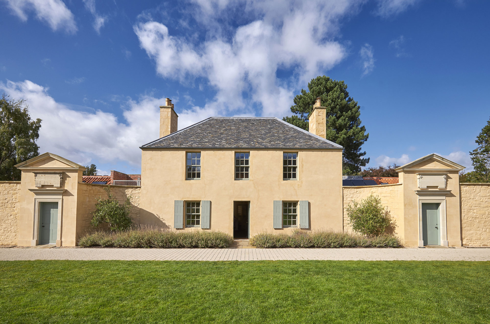 The Botanic Cottage at Edinburgh, South East, Scotland — a photography location from The Photos book series