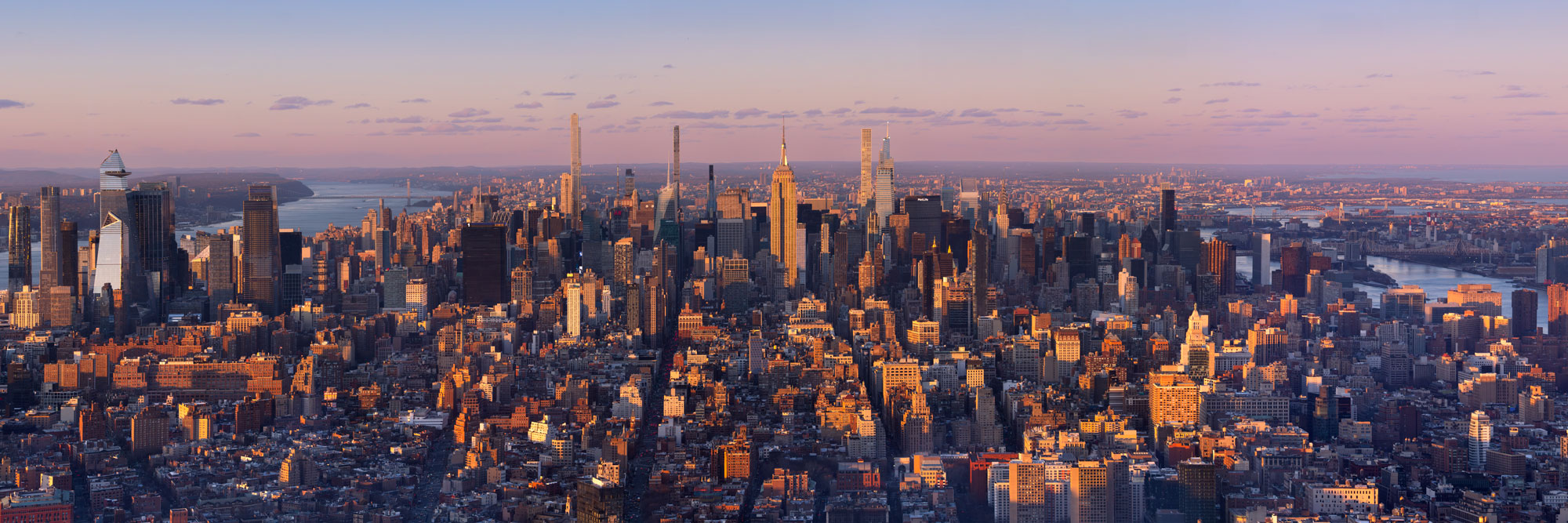 Golden Manhattan at One World Tower, New York City, USA — a photography location from The Photos book series